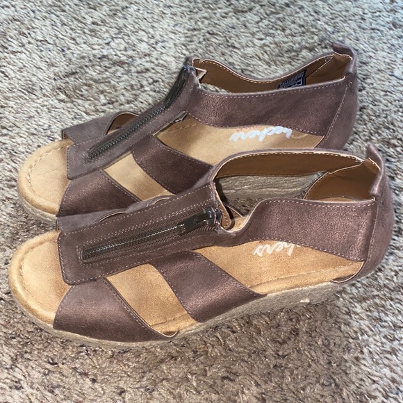 Skechers Memory Foam Wedges - Picture 1 of 6